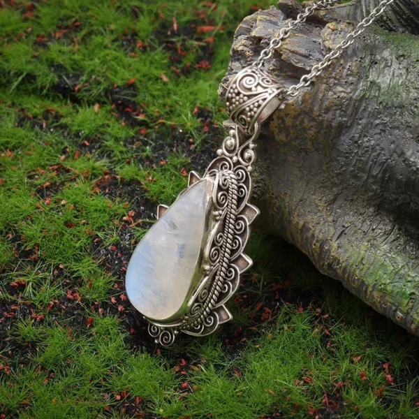 Retro Water Drop Gemstone Pendant Necklace for Women Elegant Fashion Clavicle Chain New Year Jewelry Gift - Image 6