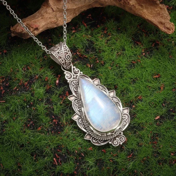 Retro Water Drop Gemstone Pendant Necklace for Women Elegant Fashion Clavicle Chain New Year Jewelry Gift - Image 2