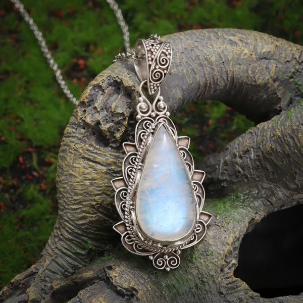Retro Water Drop Gemstone Pendant Necklace for Women Elegant Fashion Clavicle Chain New Year Jewelry Gift - Image 4