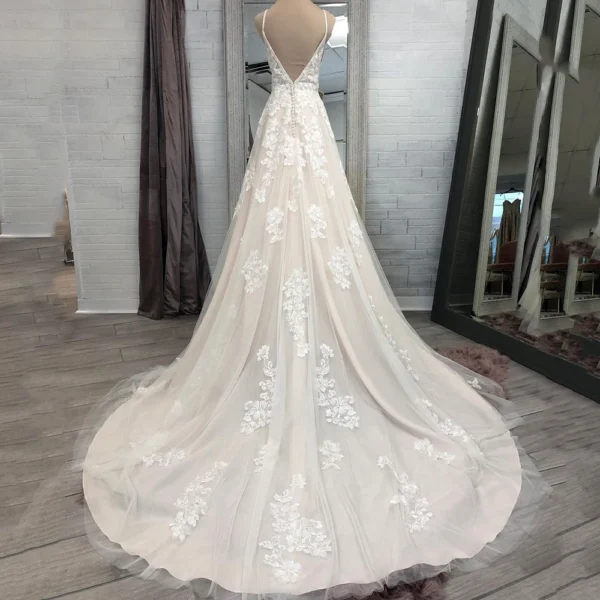 Elegant Light Champagne A-Line Lace Appliques Wedding Dress V-Neck Sleeveless Beading Bridal Gown Ivory Spagetti Straps Open - Image 2