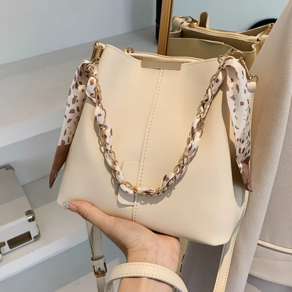Ladies Solid Color Pu Leather Bag Versatile Fashion Metal Chain Strap Shoulder Bag Womens Purses And Handbags Work Tote Bags