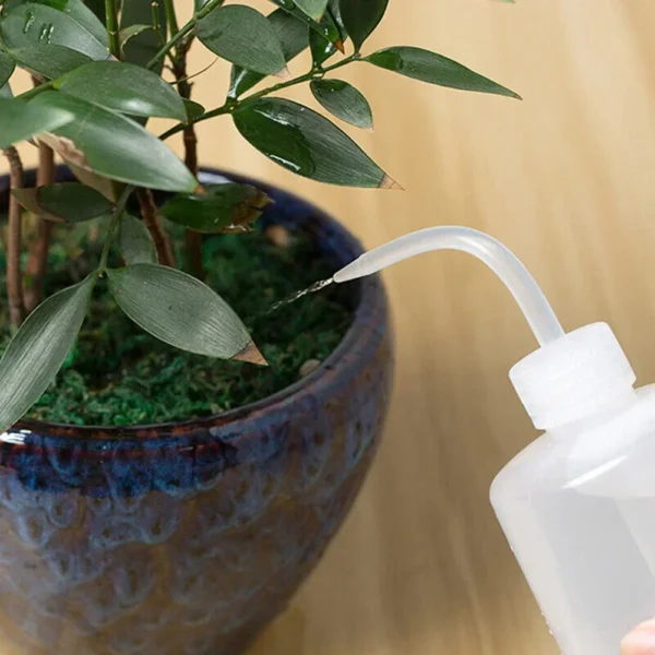 Convenient Squeeze Design Gardening Tools Easy And Precise Irrigation Resistant To Leakage Larger Irrigation Project