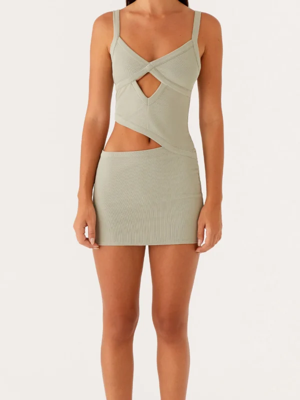 Elegant Halter Neck Midi Dress with Side Slit and Ruched Detailing Women s Sleeveless Bodycon Cocktail Dress for Party