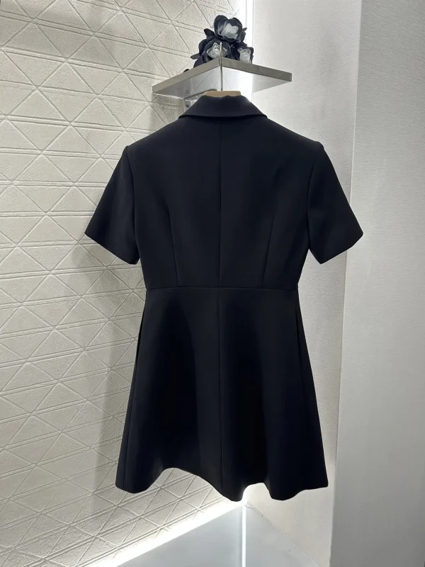 New suit short sleeved dress with wool material cut, high-end, crisp and stylish double button lapel open collar dress