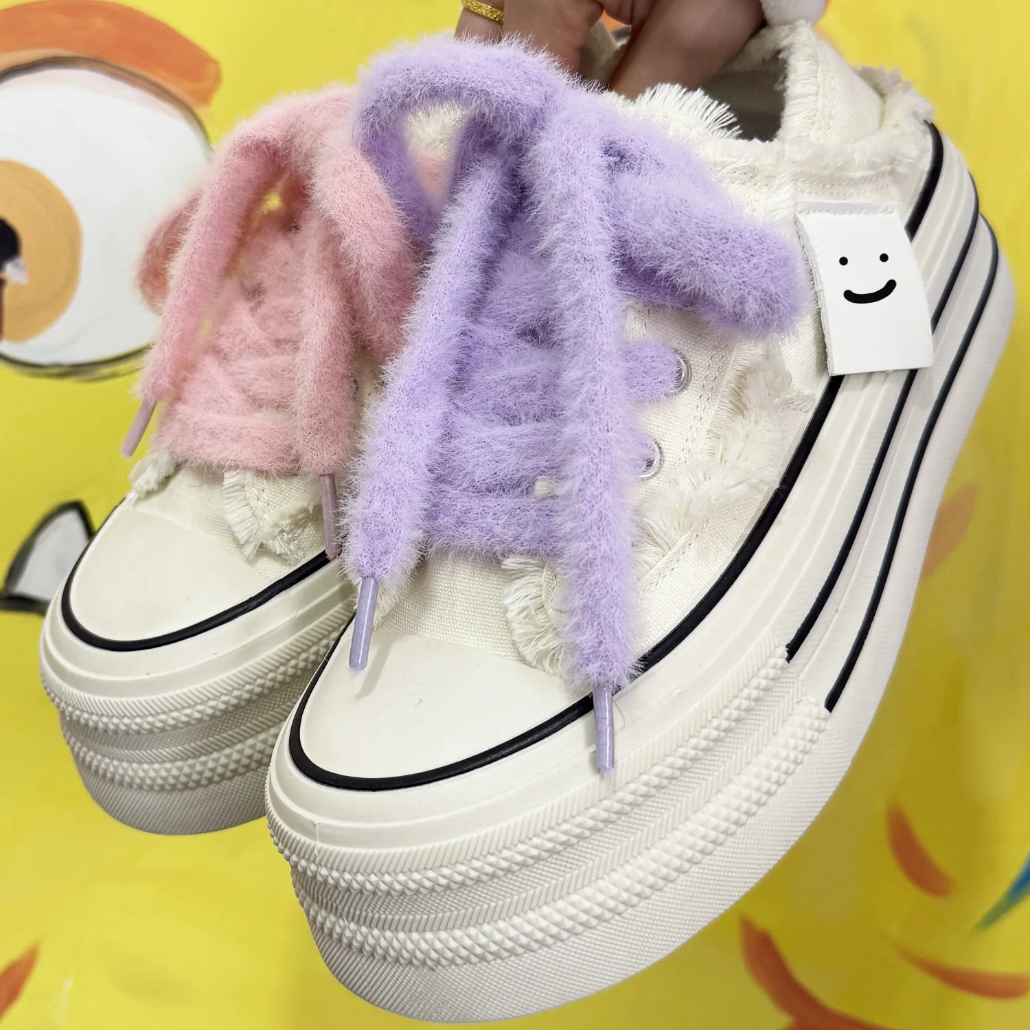 1Pair Winter Cute Fancy Plush Shoelaces Creative DIY Decorative Ropes for Canvas Shoes for German Army Trainers Women Children
